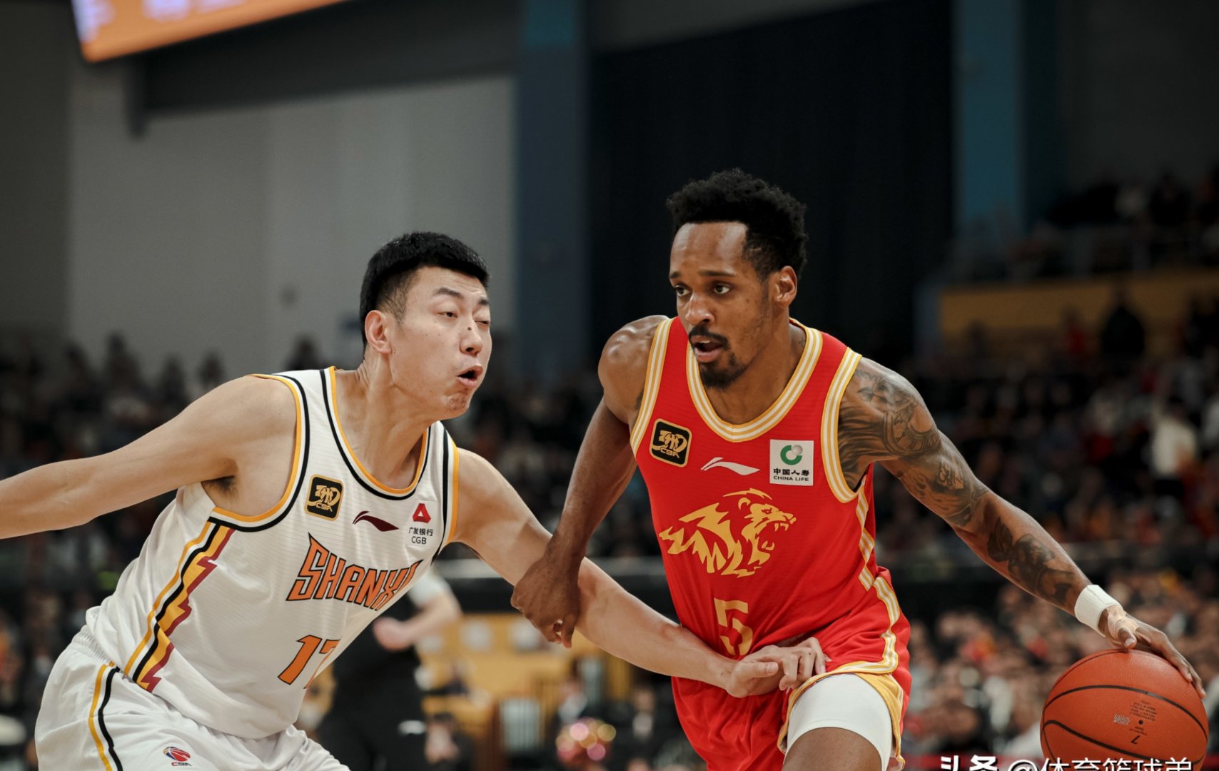 包含深圳男篮迎国王杯关键赛；赛前外线爆发；目标明确；更衣室氛围转暖的词条