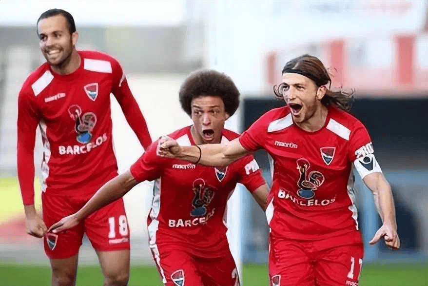 包含国际比赛日突围战来临;本菲卡围绕意大利杯再遭质疑;管理层满意;轮换策略成焦点的词条 包含国际比赛日突围战来临;本菲卡围绕意大利杯再遭质疑;管理层满意;轮换策略成焦点的词条